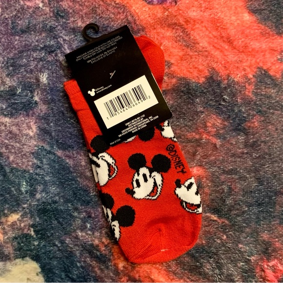 💜 Red Mickey Mouse No Show Socks - NWT - Picture 6 of 8